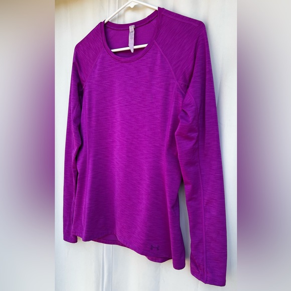 Under Armour Athletic Top Long Sleeve Women’s Small Thumb Holes size M - Picture 4 of 9